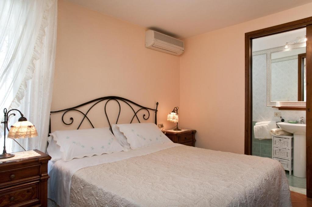 Bed&Breakfast Chiara Όλμπια Δωμάτιο φωτογραφία